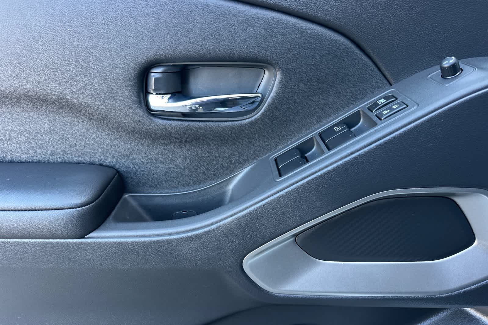 Thumbnail: 2025 Nissan Frontier - 12