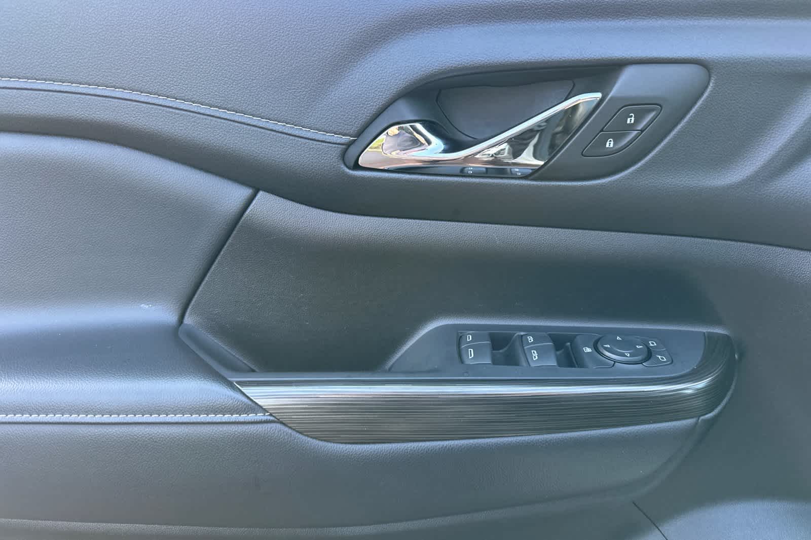 2023 GMC Acadia SLT 12