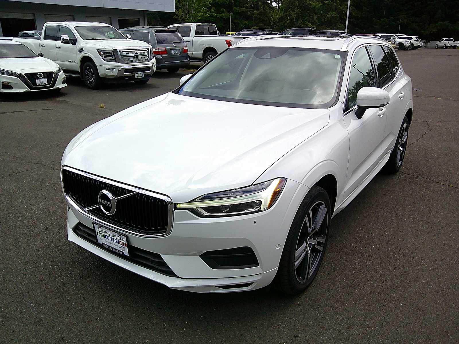 2019 Volvo XC60 T5 Momentum AWD's photo