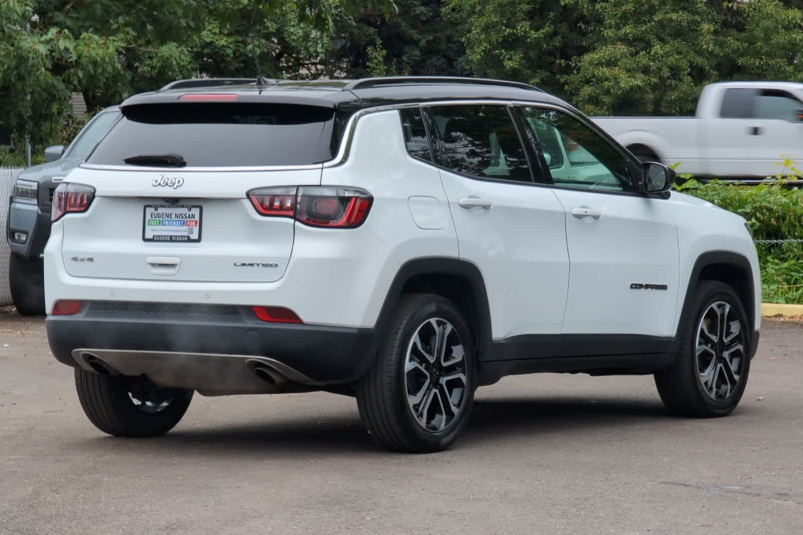 2023 Jeep Compass Limited photo 2
