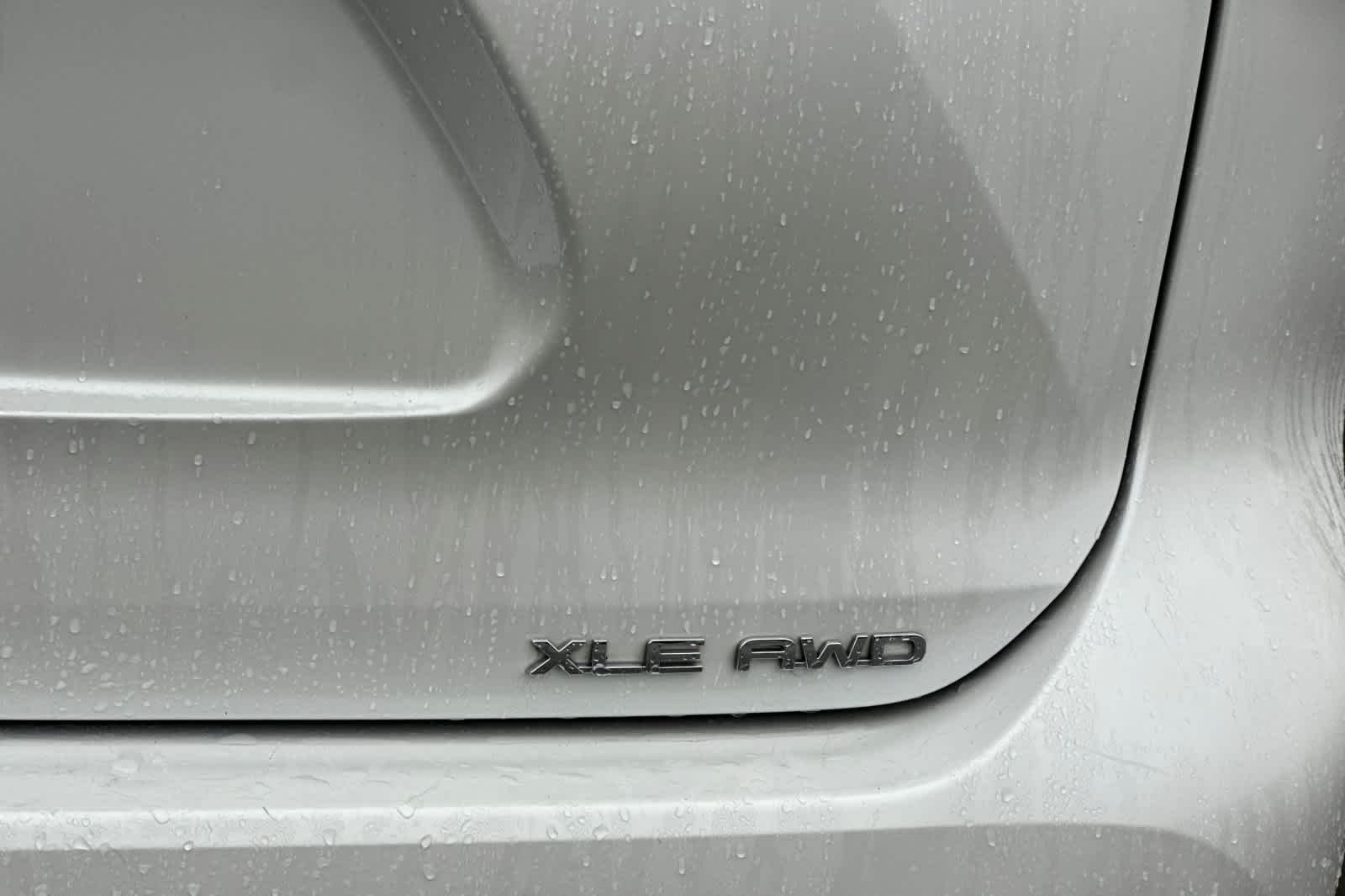 Thumbnail: 2023 Toyota Highlander - 28