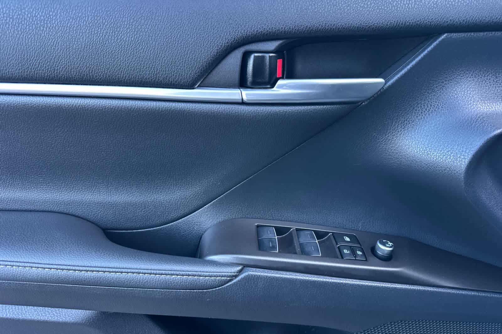 Thumbnail: 2023 Toyota Camry - 12