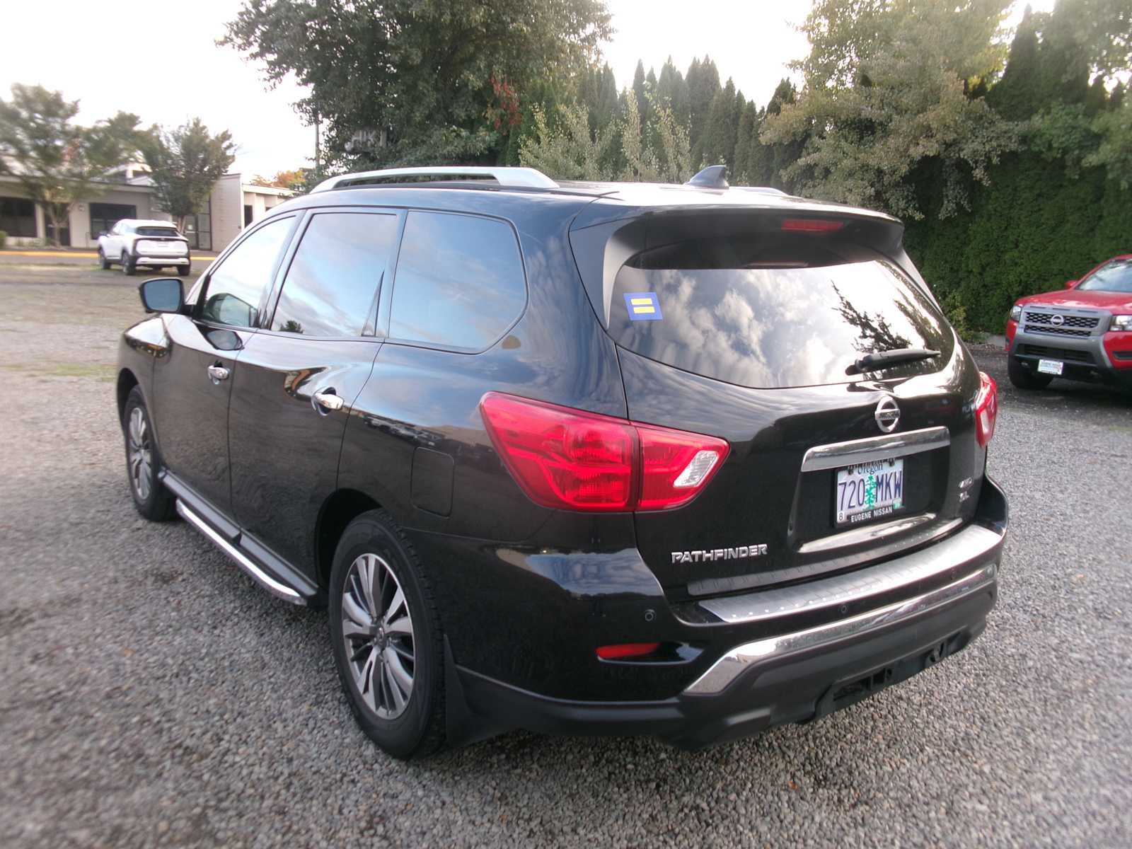 Thumbnail: 2020 Nissan Pathfinder - 3