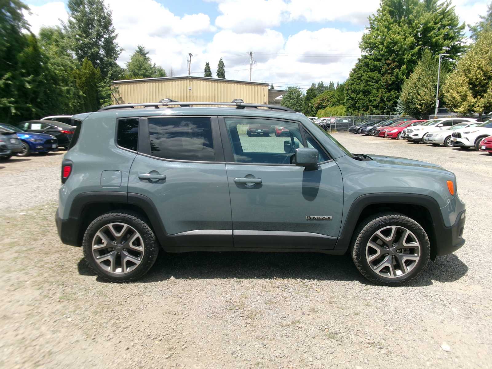 Thumbnail: 2017 Jeep Renegade - 6