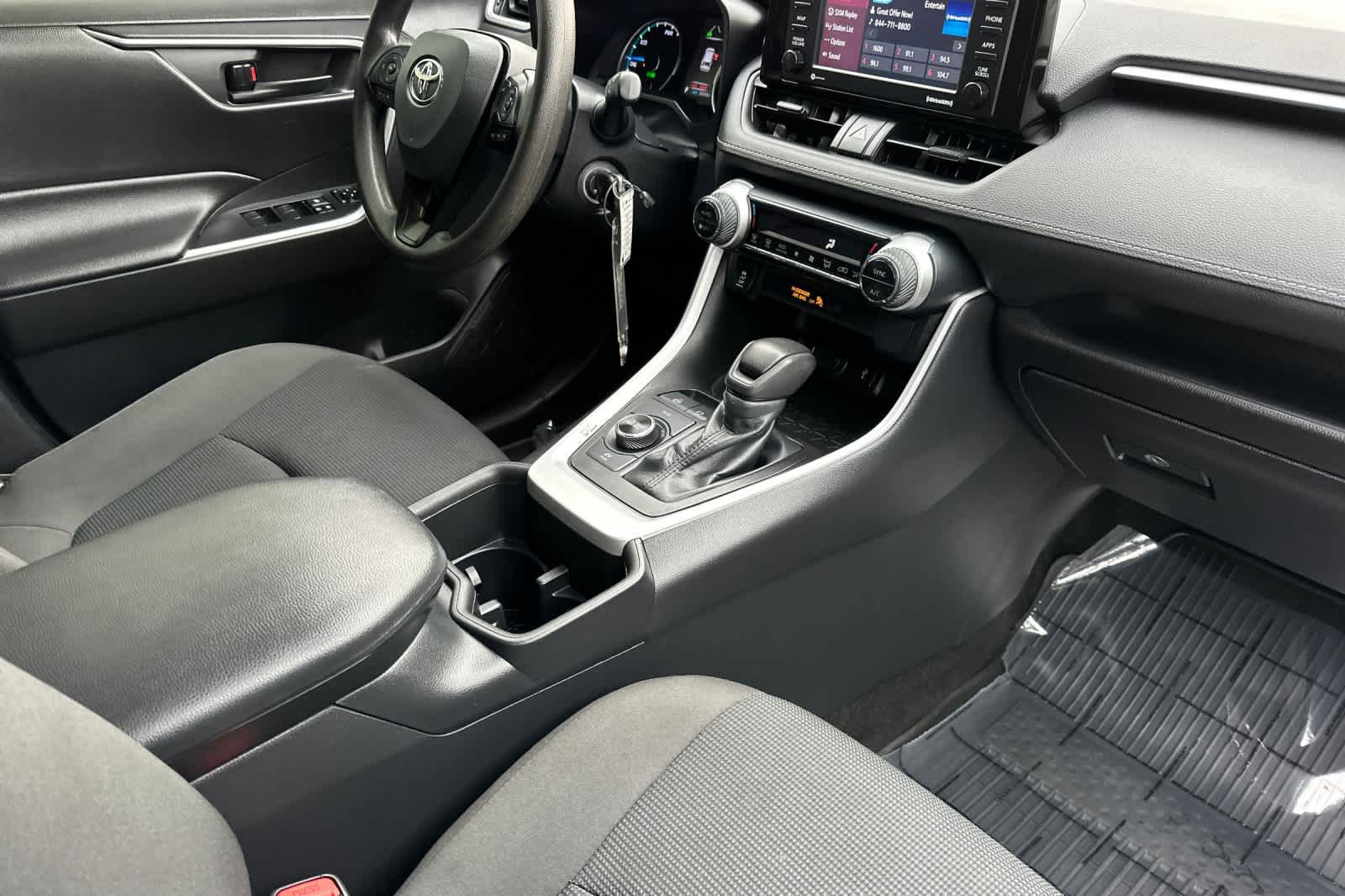 Thumbnail: 2022 Toyota RAV4 - 16