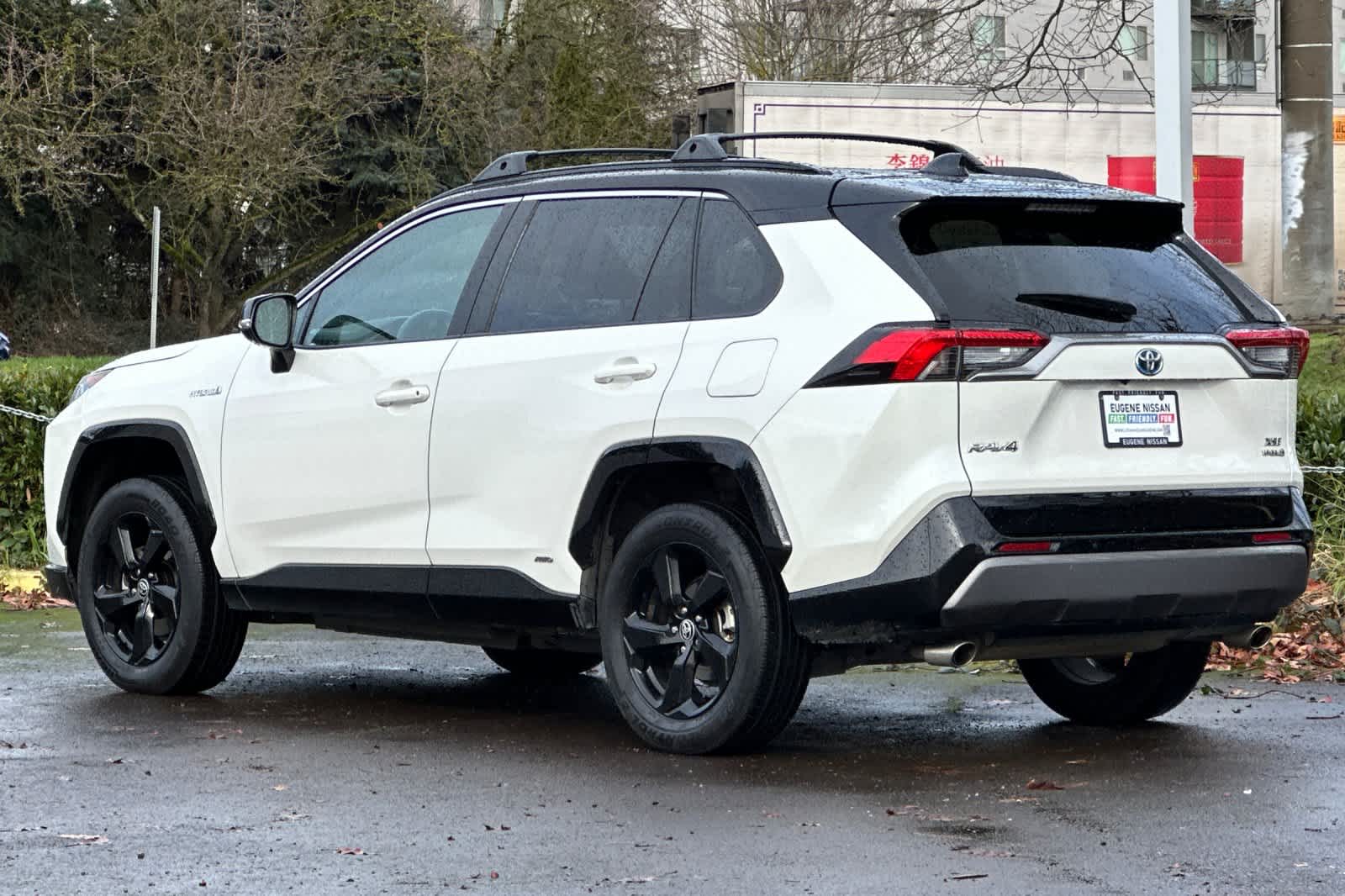 Thumbnail: 2021 Toyota RAV4 - 6