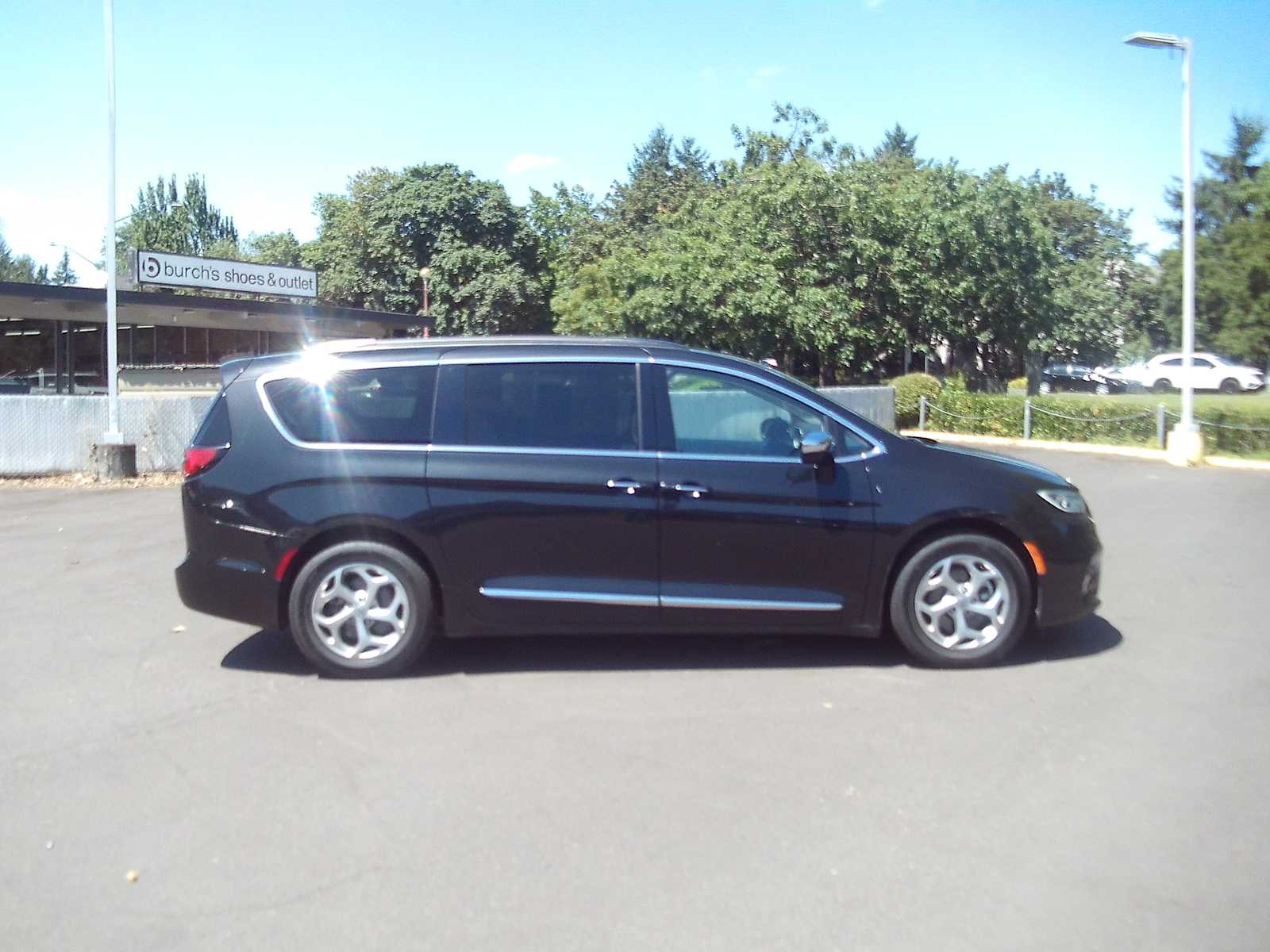 2023 Chrysler Pacifica Limited - Photo 6