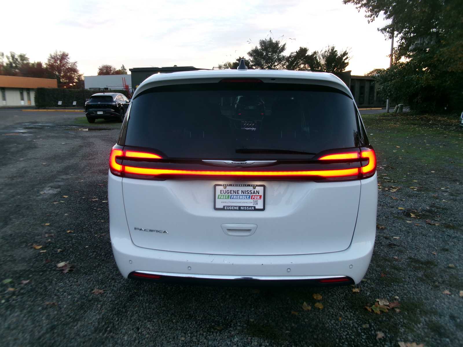 2024 Chrysler Pacifica Touring L photo 4