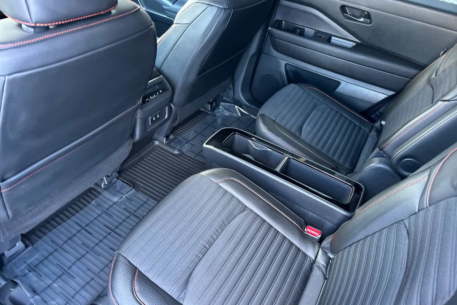 Thumbnail: 2026 Nissan Pathfinder - 4