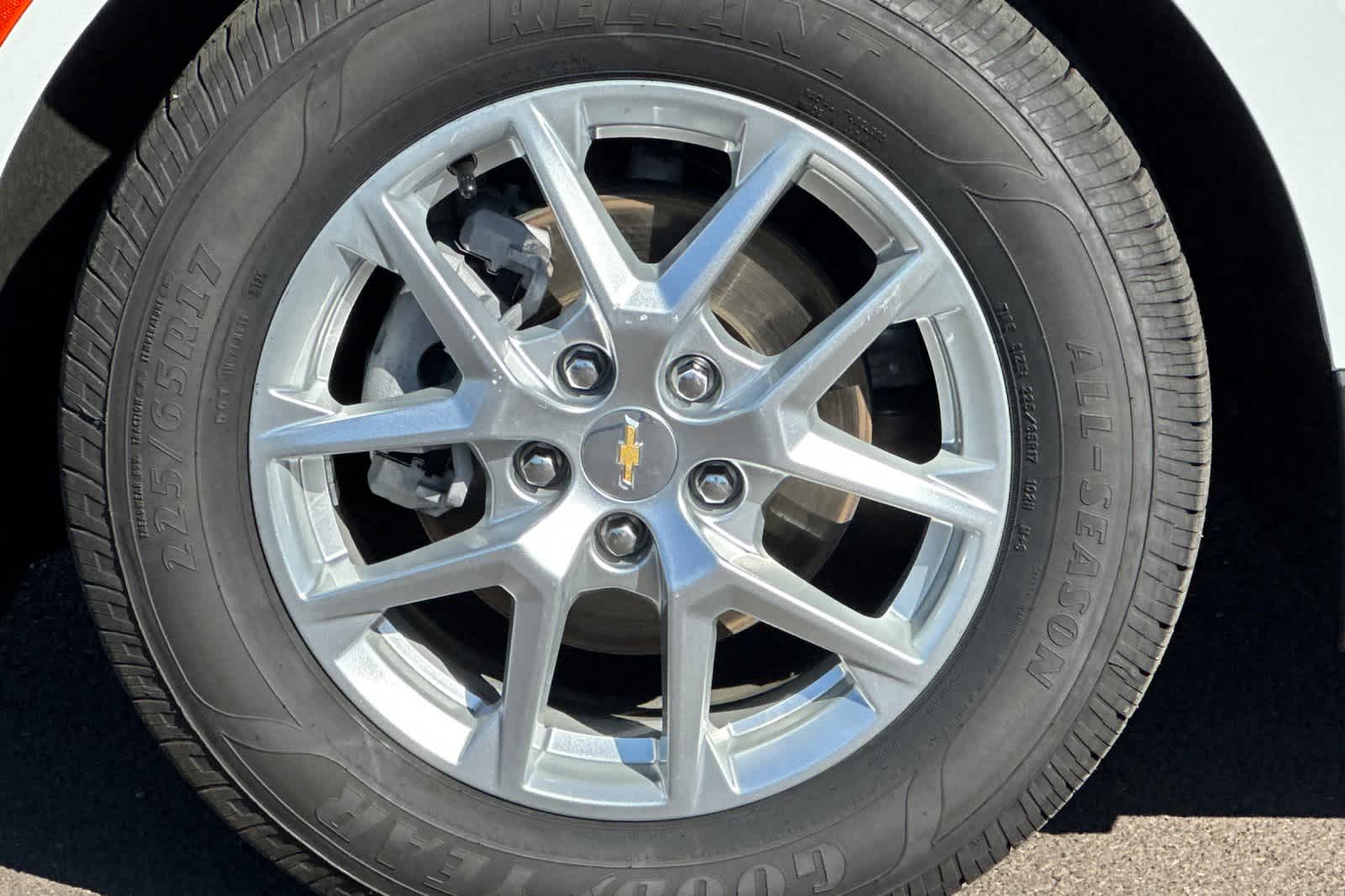 Thumbnail: 2022 Chevrolet Equinox - 26