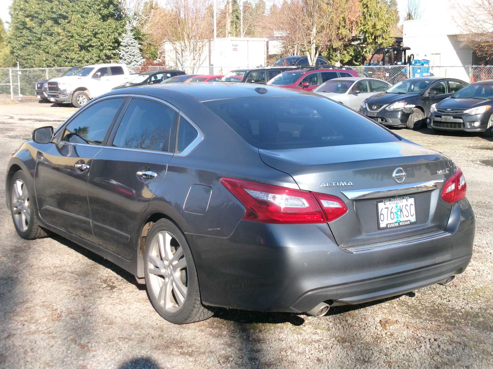 Thumbnail: 2017 Nissan Altima - 3