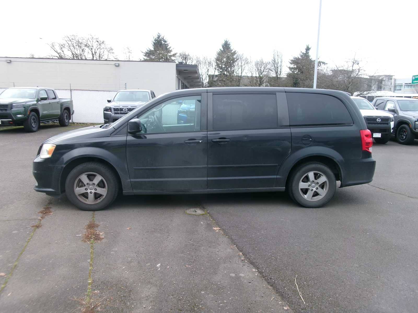 Thumbnail: 2011 Dodge Grand Caravan - 2