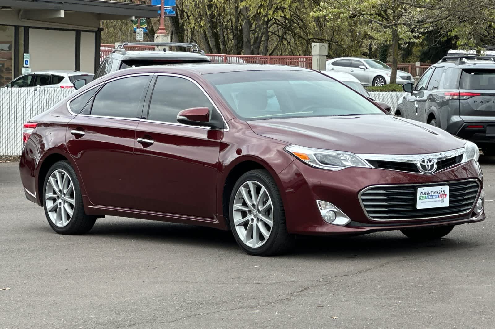Thumbnail: 2014 Toyota Avalon - 9