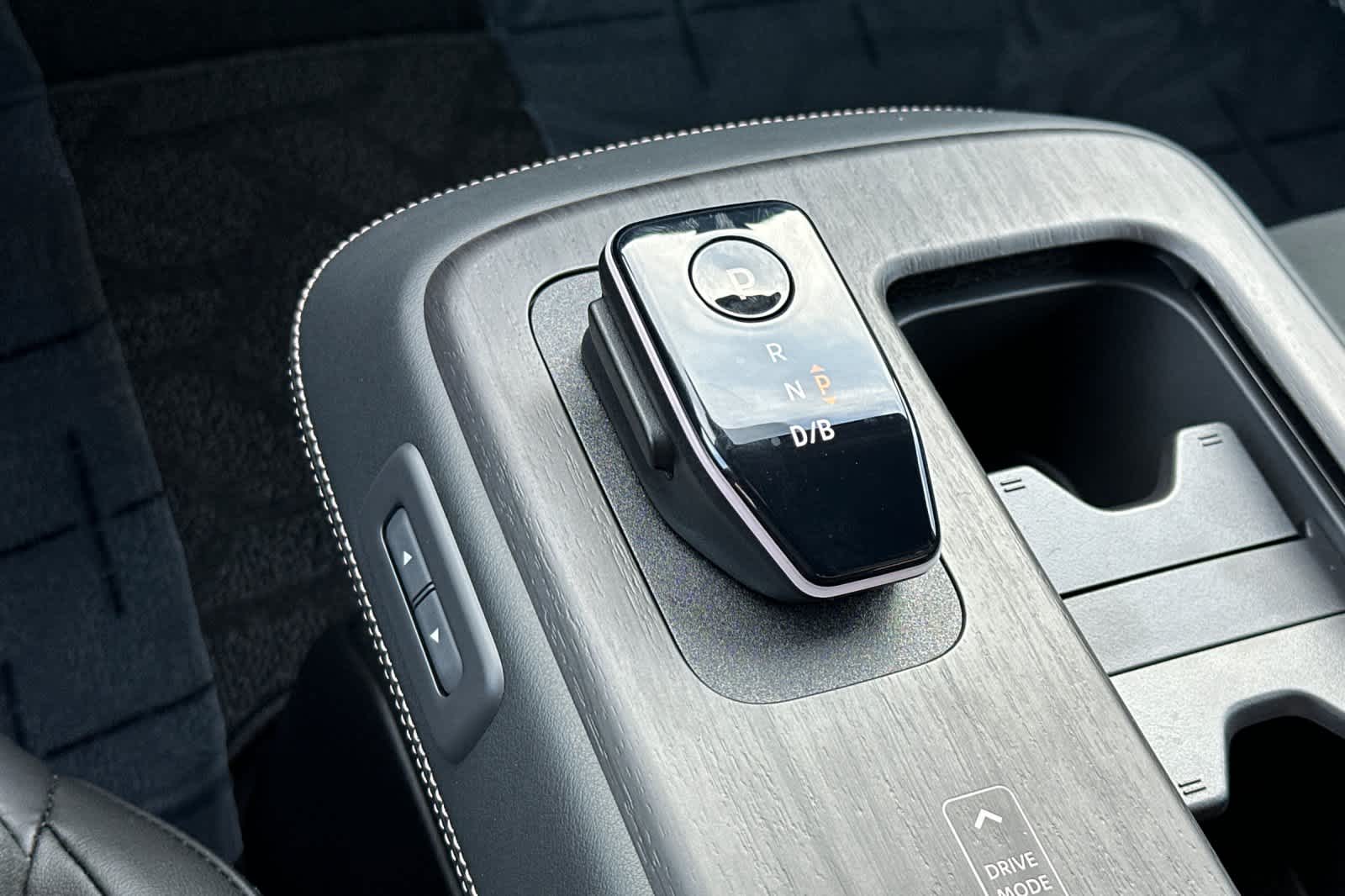 Thumbnail: 2025 Nissan Ariya - 21