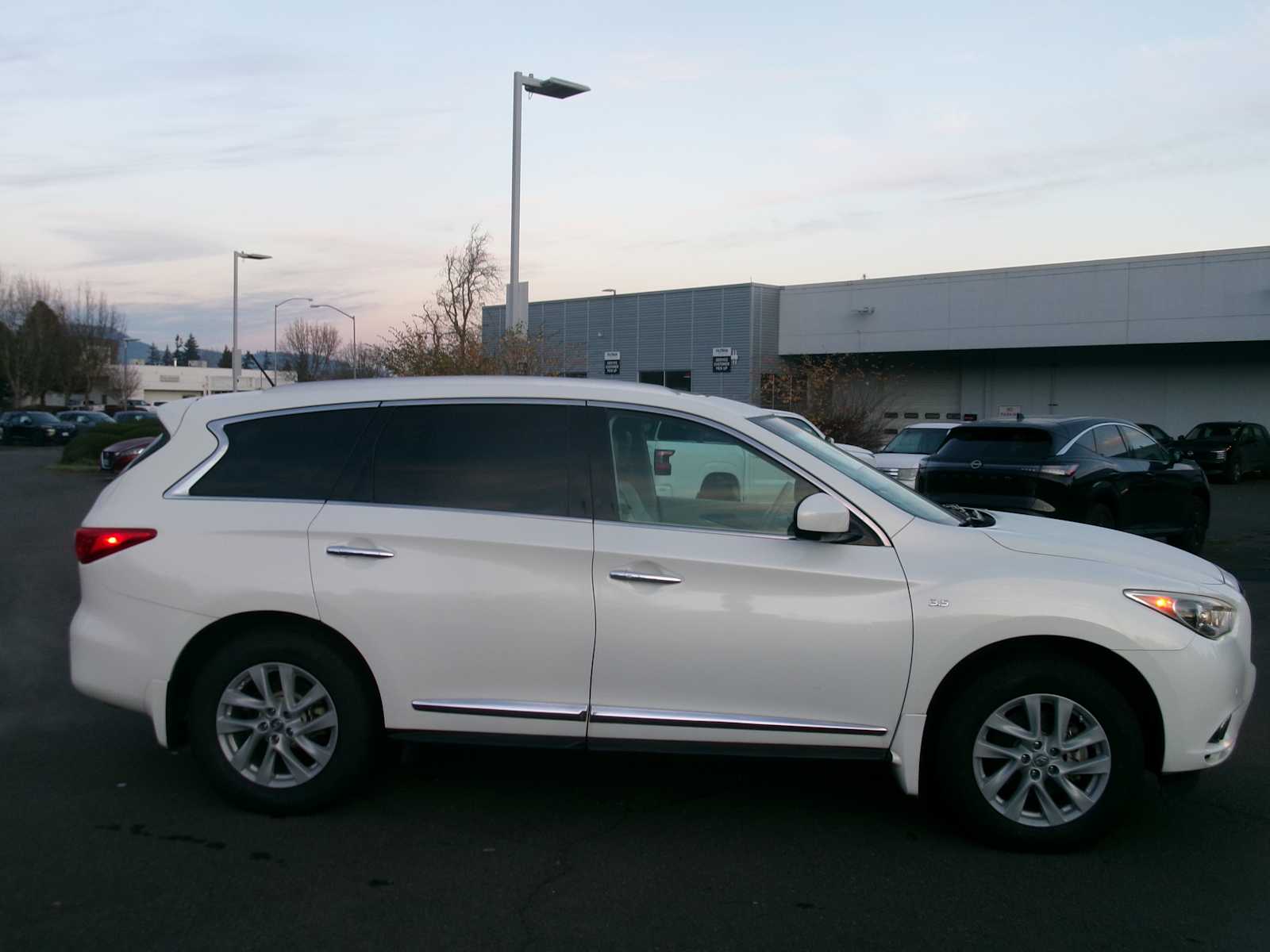 Thumbnail: 2014 INFINITI QX60 - 6