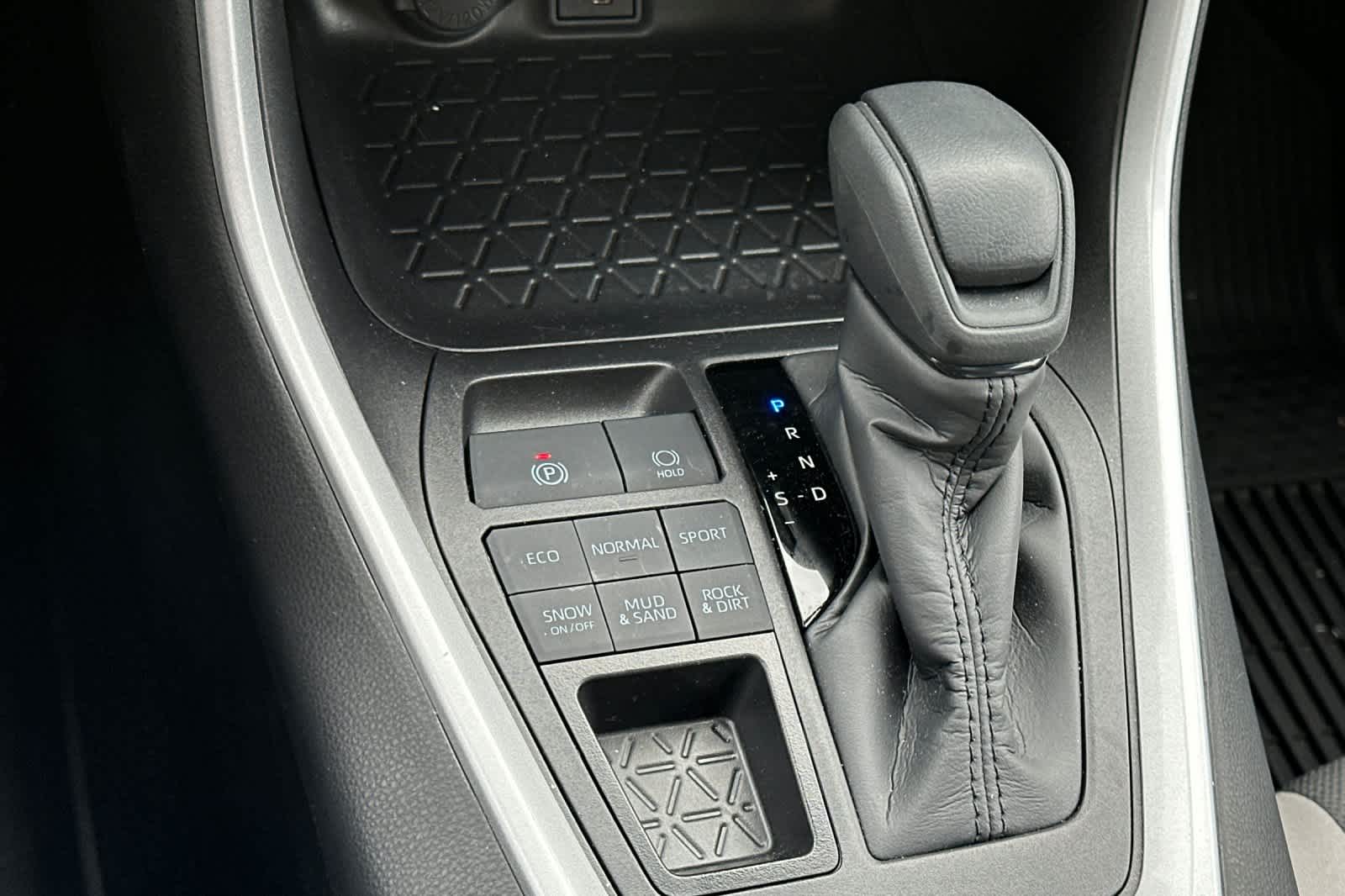 Thumbnail: 2025 Toyota RAV4 - 21