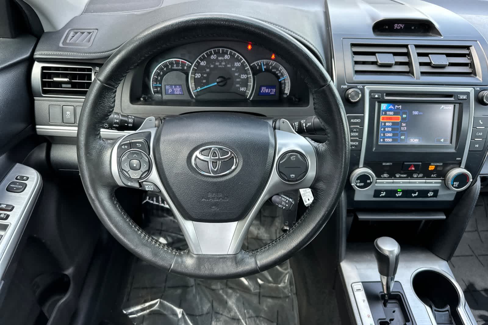 Thumbnail: 2013 Toyota Camry - 14