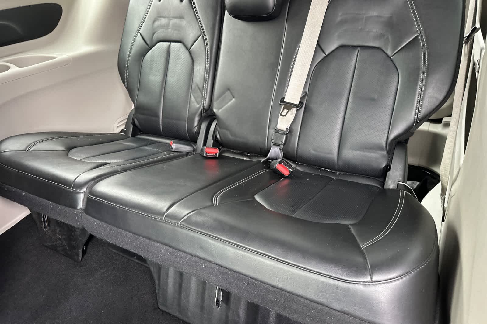 Thumbnail: 2024 Chrysler Pacifica - 15