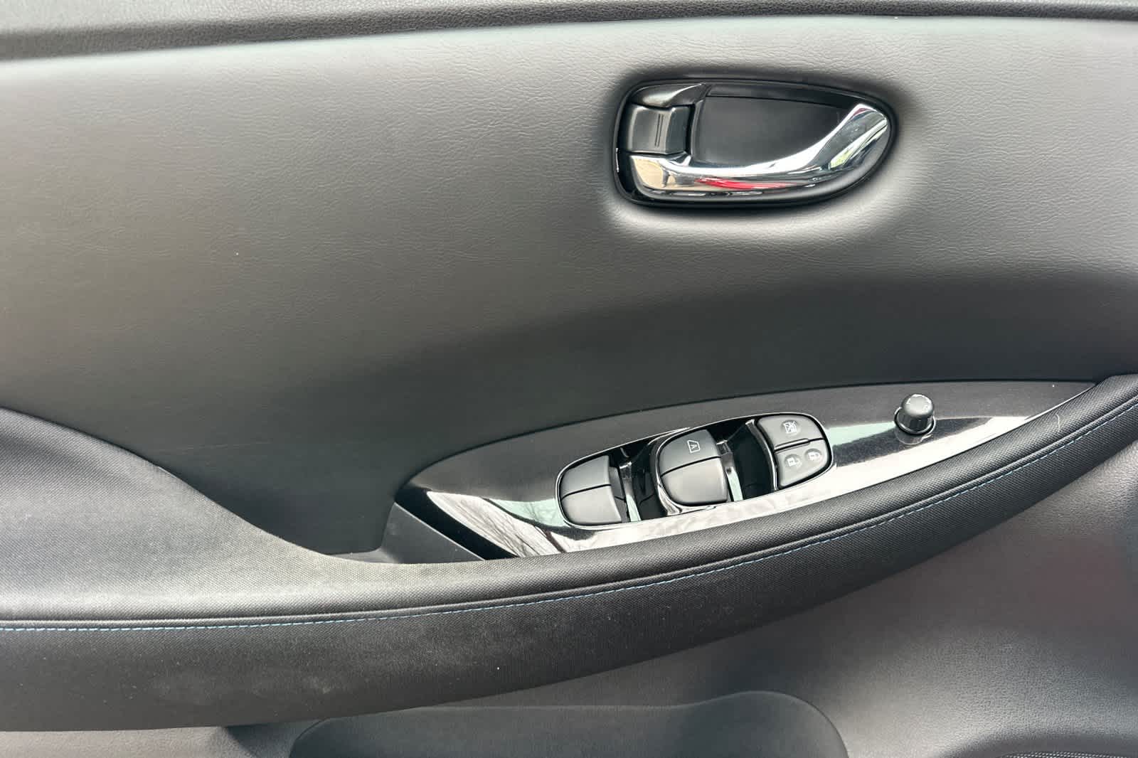 Thumbnail: 2020 Nissan Leaf - 12