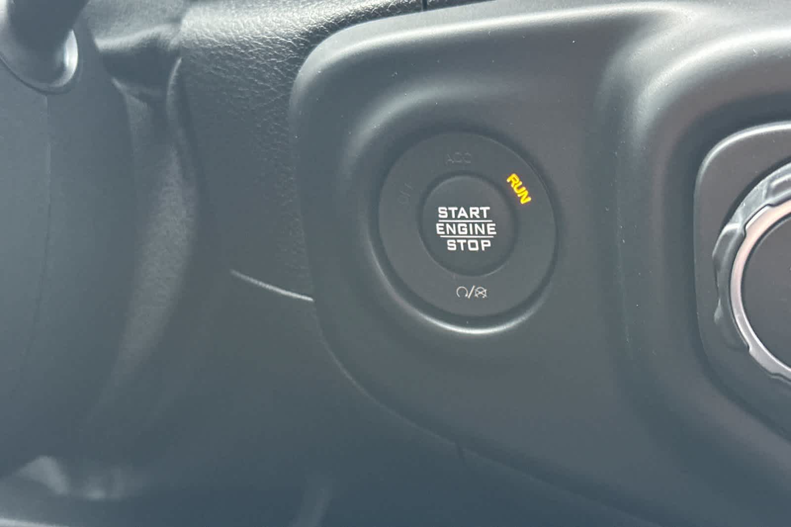 Thumbnail: 2020 Jeep Gladiator - 21