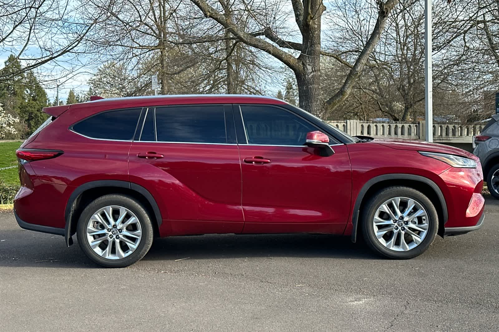 Thumbnail: 2021 Toyota Highlander - 8