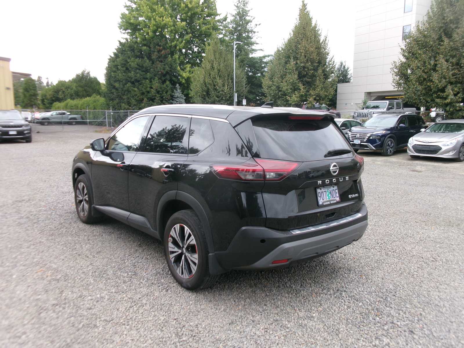 Thumbnail: 2021 Nissan Rogue - 3