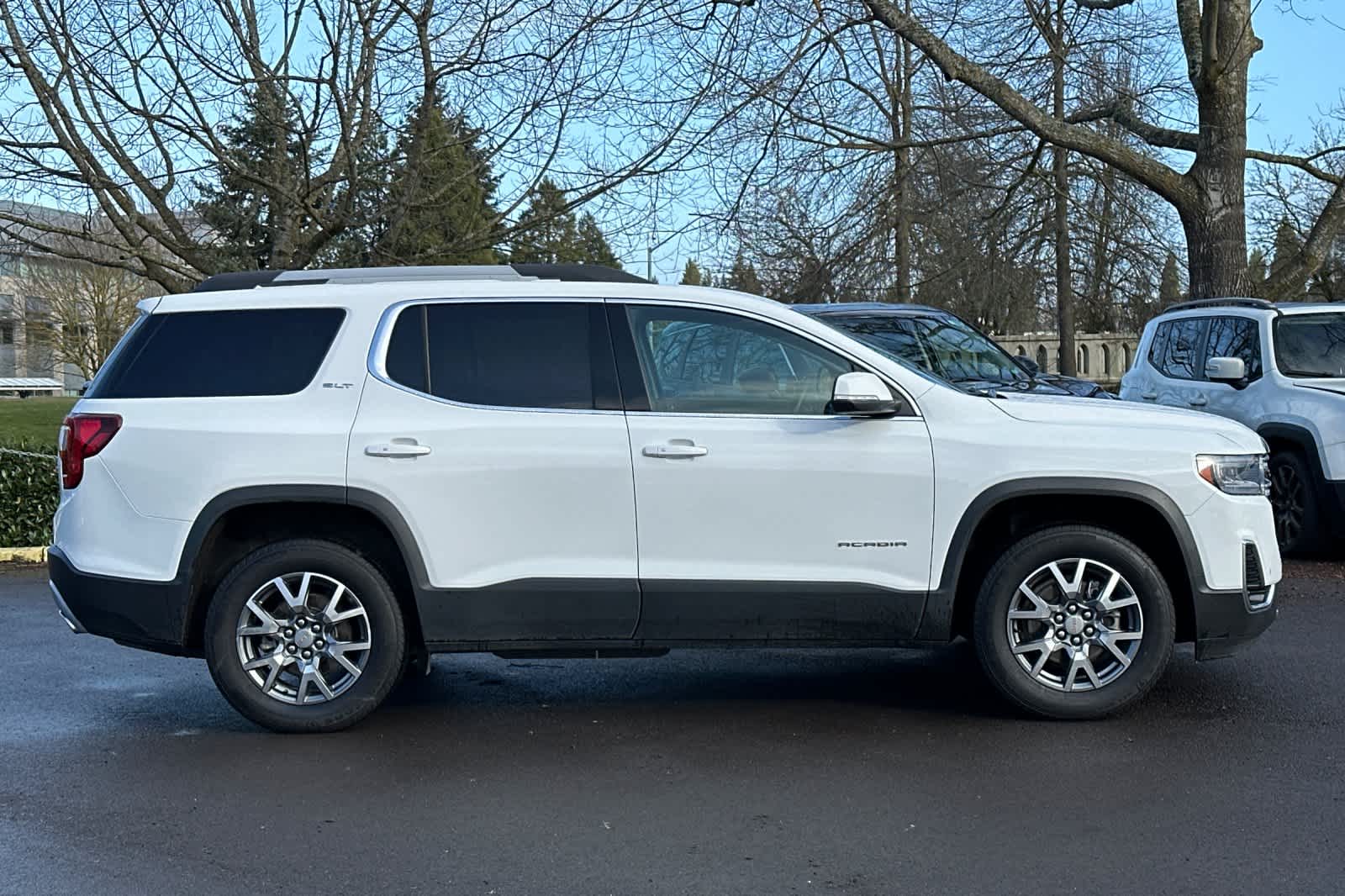 2023 GMC Acadia SLT 8