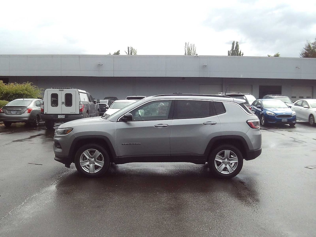 Used 2022 Jeep Compass Latitude SUV