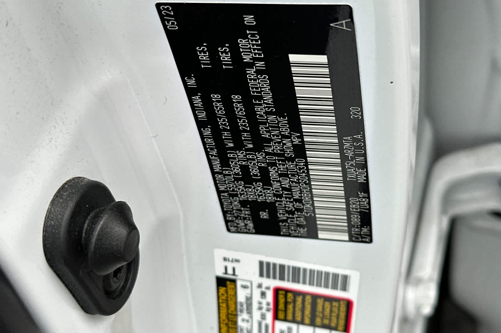 Thumbnail: 2023 Toyota Highlander - 30