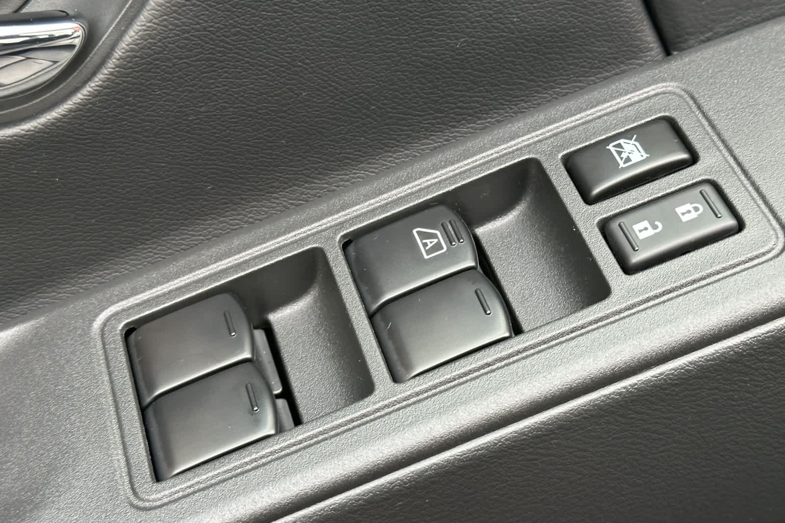 Thumbnail: 2025 Nissan Frontier - 13