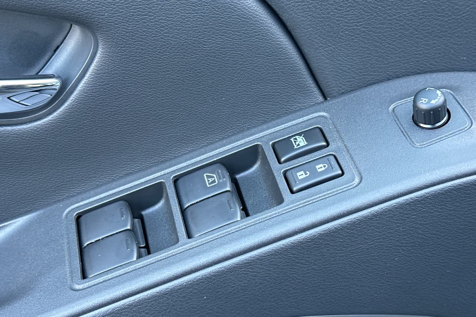 Thumbnail: 2025 Nissan Frontier - 13