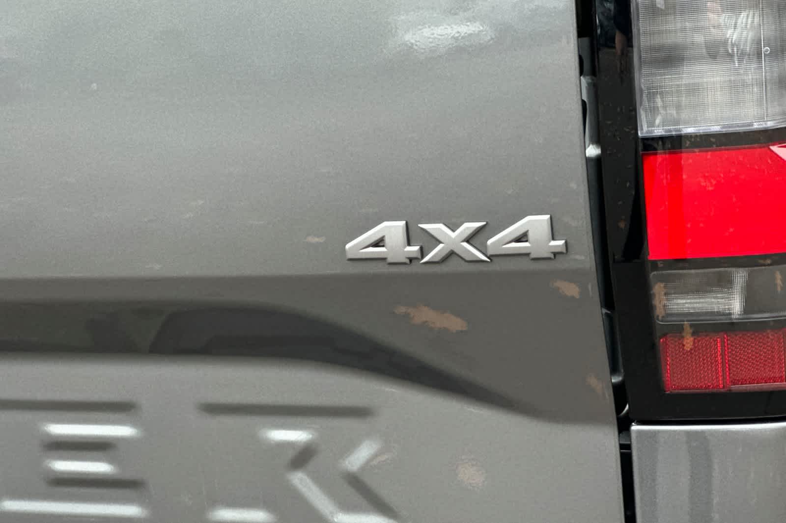 Thumbnail: 2026 Nissan Frontier - 24