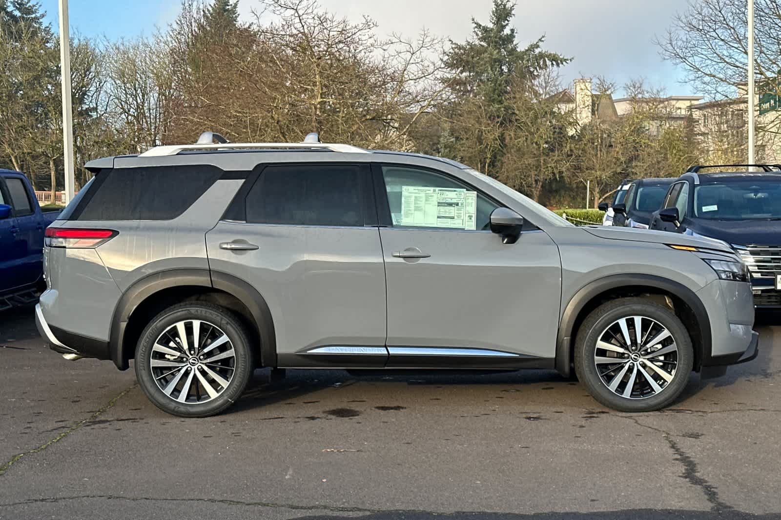 Thumbnail: 2025 Nissan Pathfinder - 8