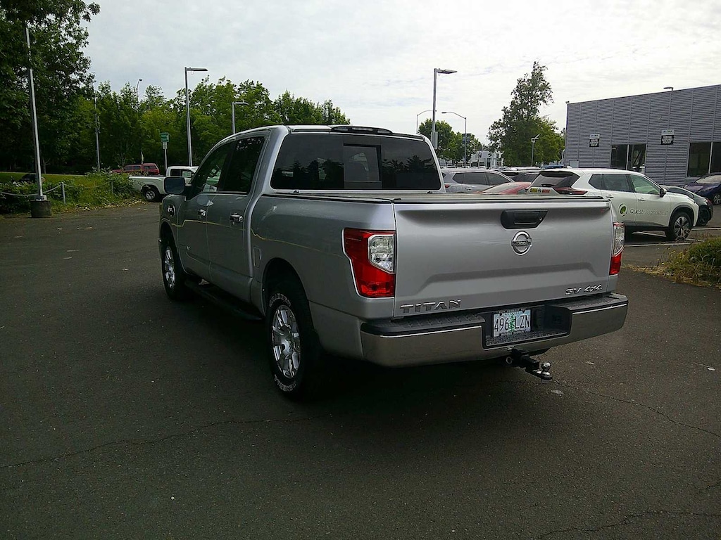 Used 2017 Nissan Titan SV Truck Crew Cab