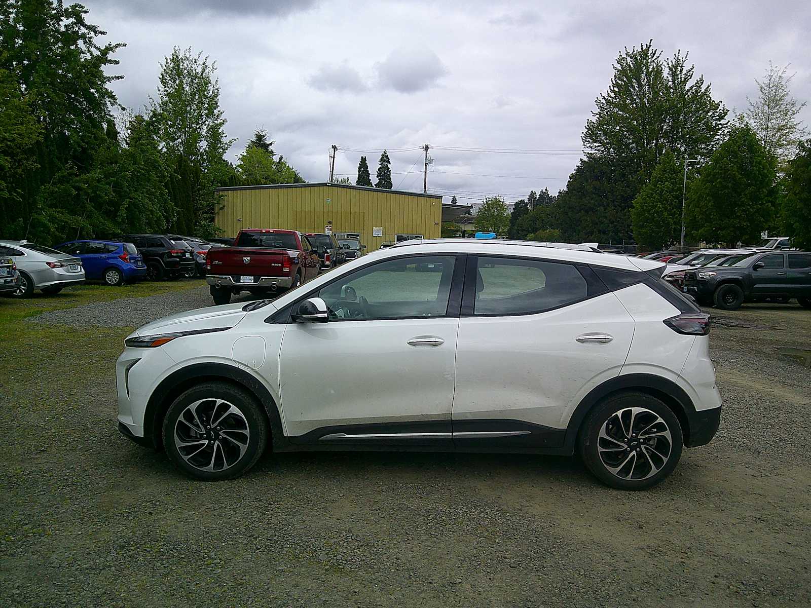 Thumbnail: 2023 Chevrolet Bolt EUV - 2