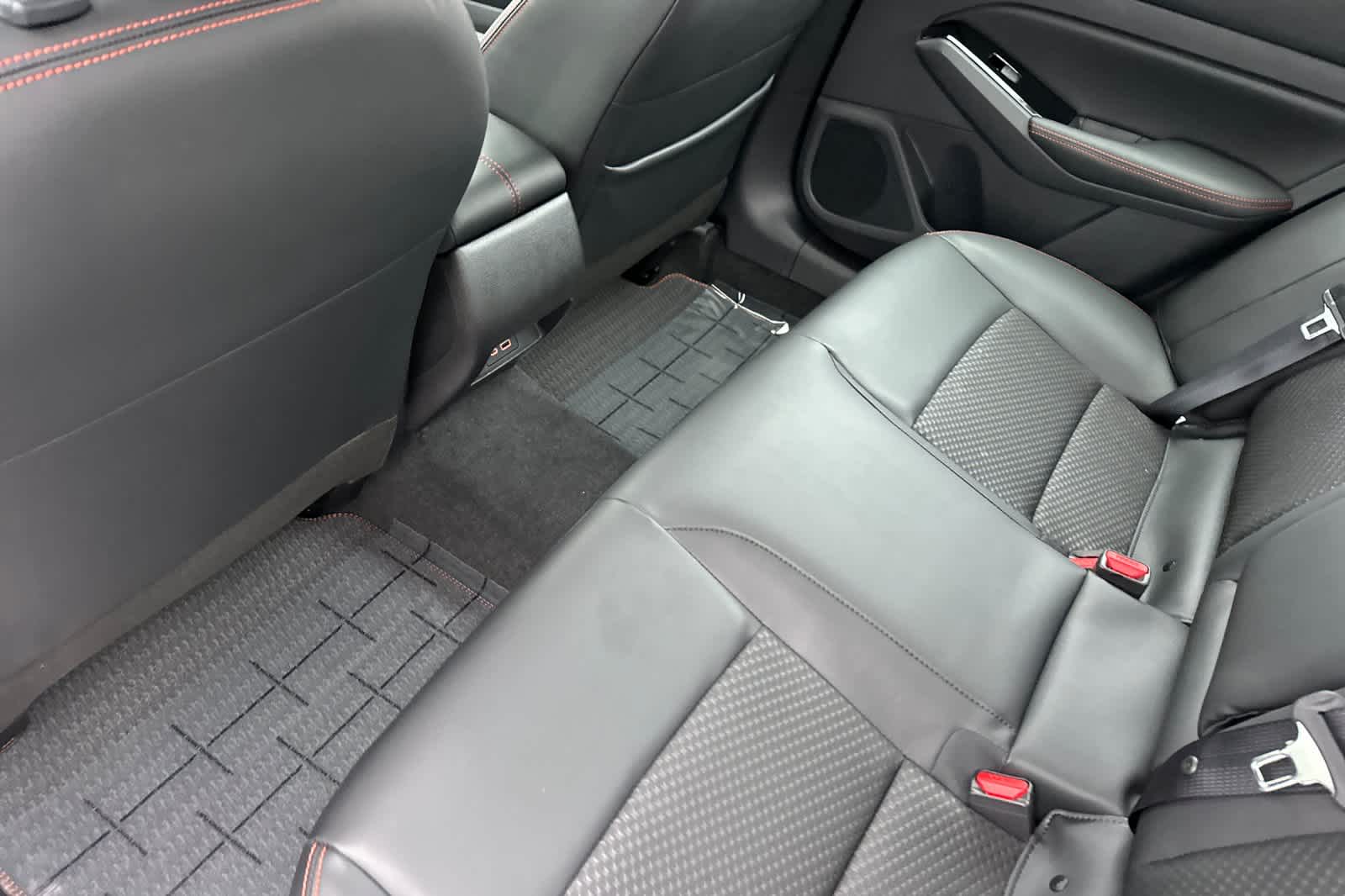 2025 Nissan Altima SR photo 4