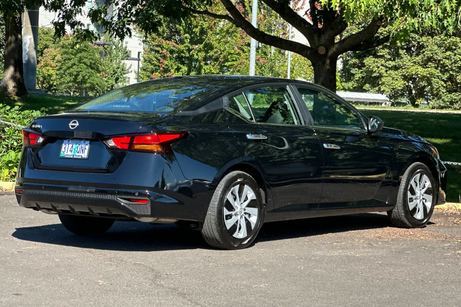 2025 Nissan Altima S photo 2