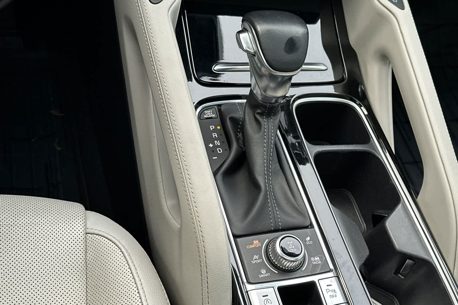 Thumbnail: 2022 Kia Telluride - 23