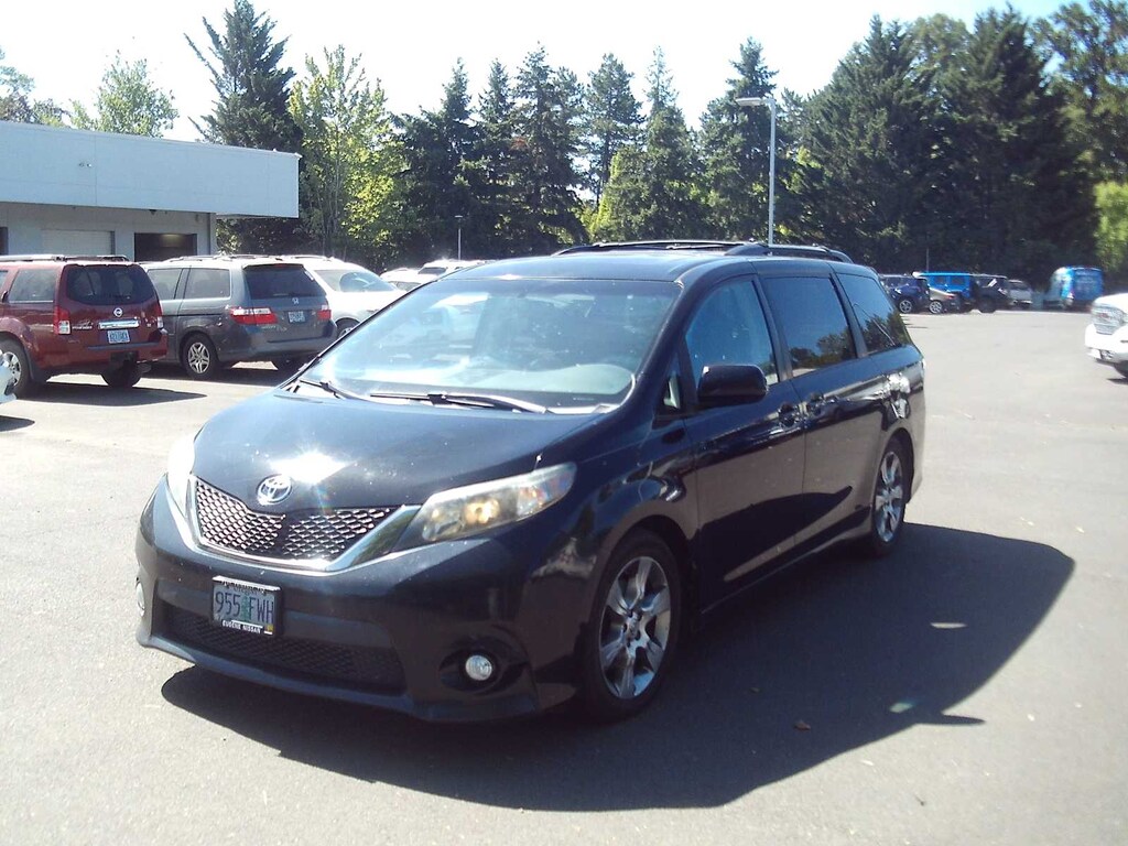 Used 2012 Toyota Sienna SE 8 Passenger Van