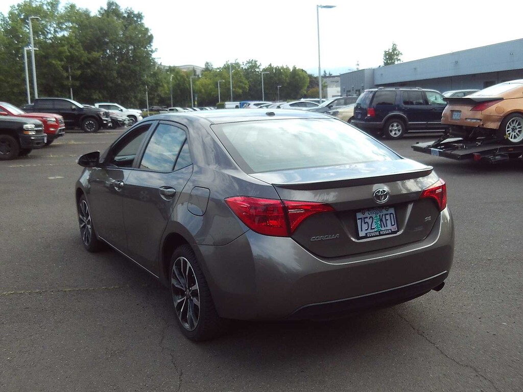 Used 2017 Toyota Corolla SE Sedan