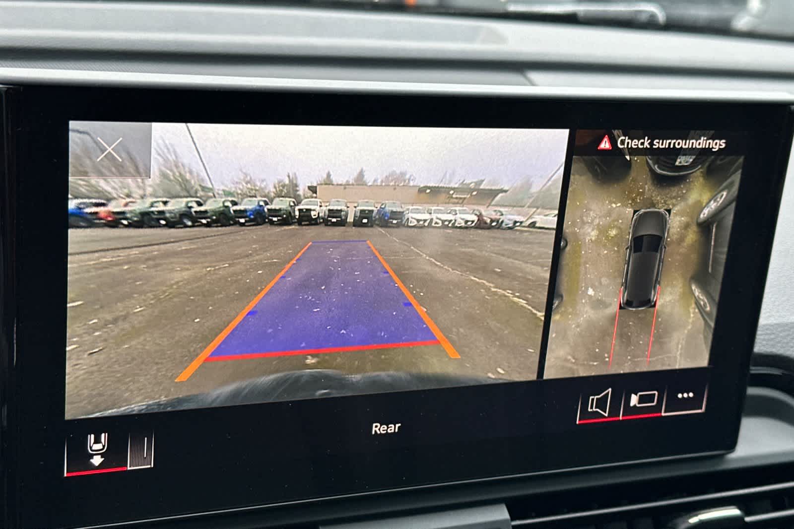 Thumbnail: 2022 Audi SQ5 - 19