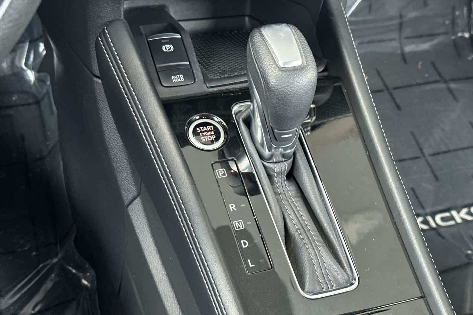 Thumbnail: 2023 Nissan Kicks - 21