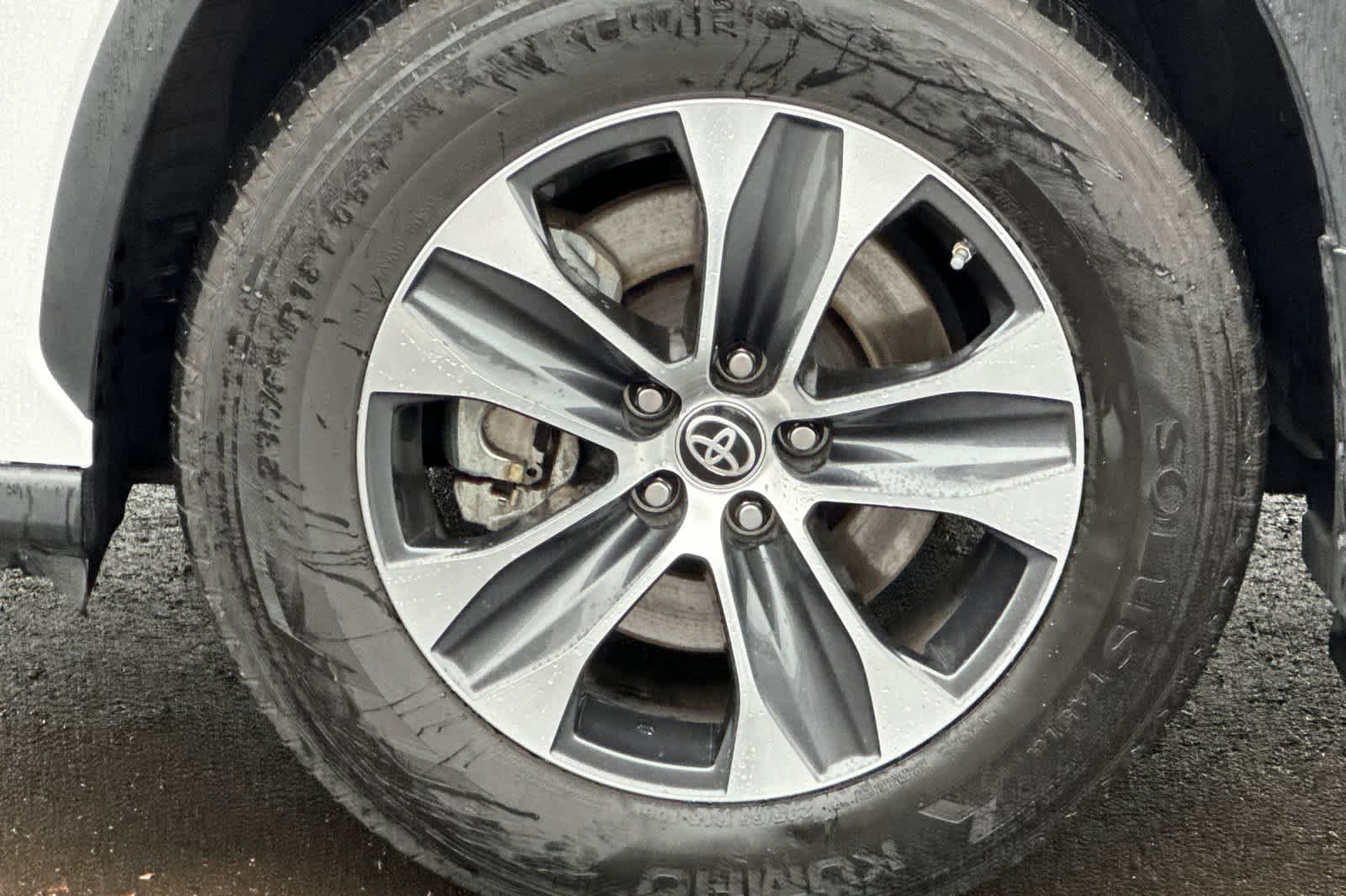 Thumbnail: 2023 Toyota Highlander - 27