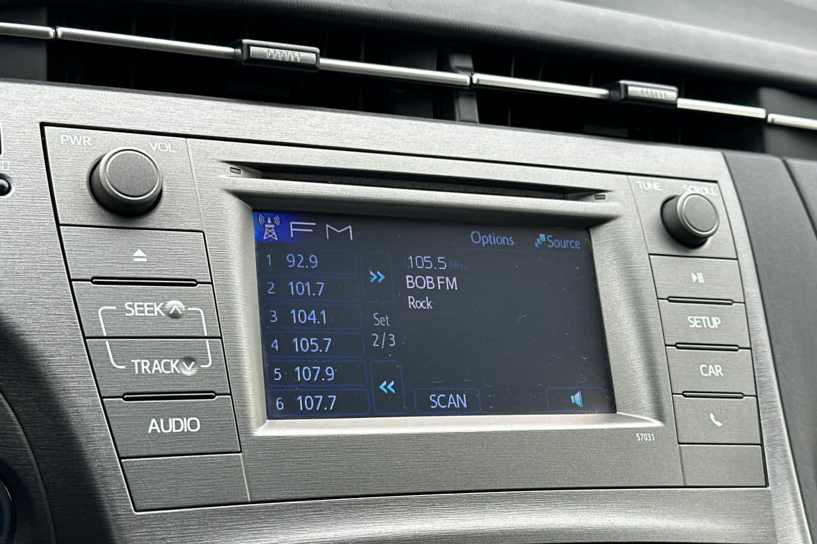 Thumbnail: 2015 Toyota Prius - 18