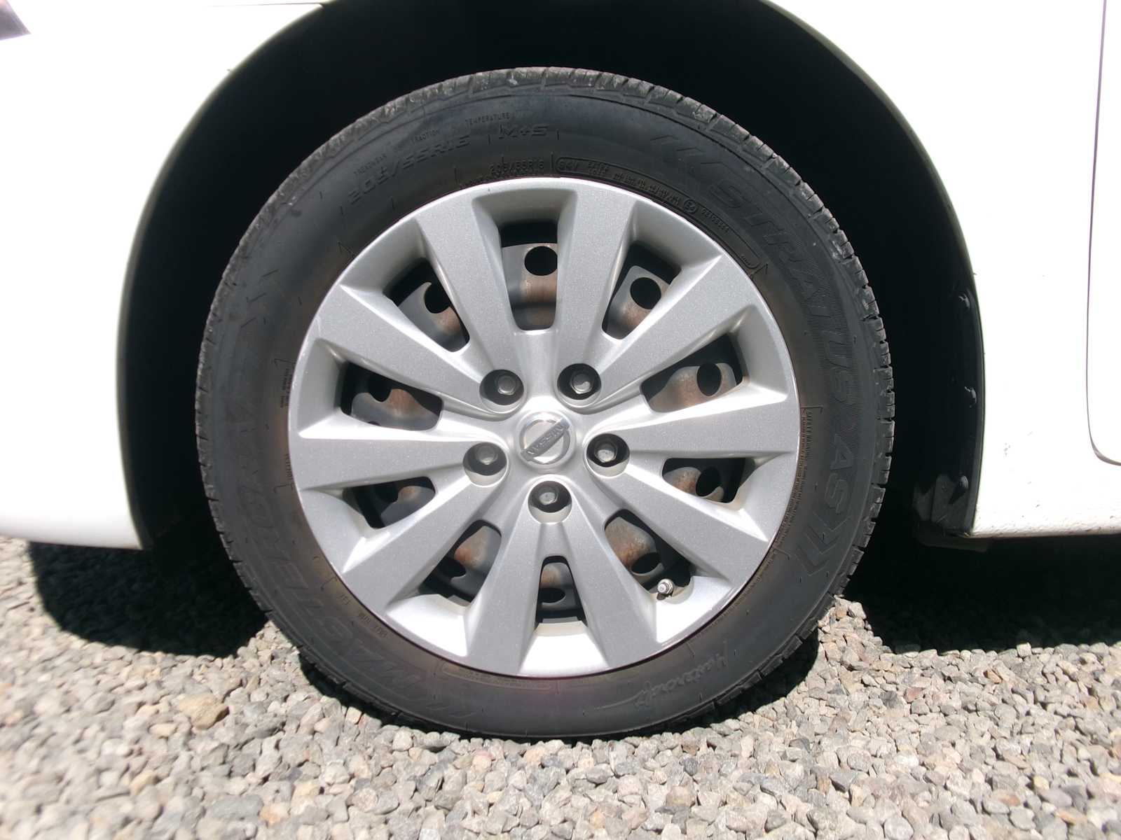 Thumbnail: 2015 Nissan Sentra - 9