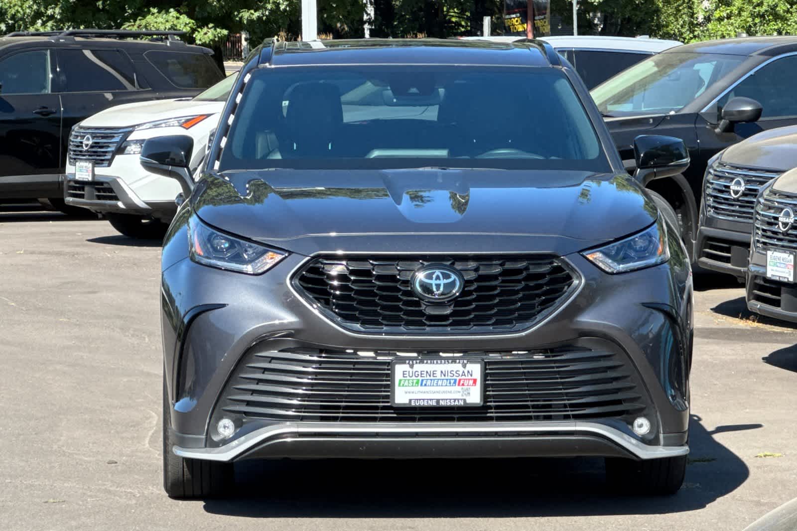 Thumbnail: 2022 Toyota Highlander - 10