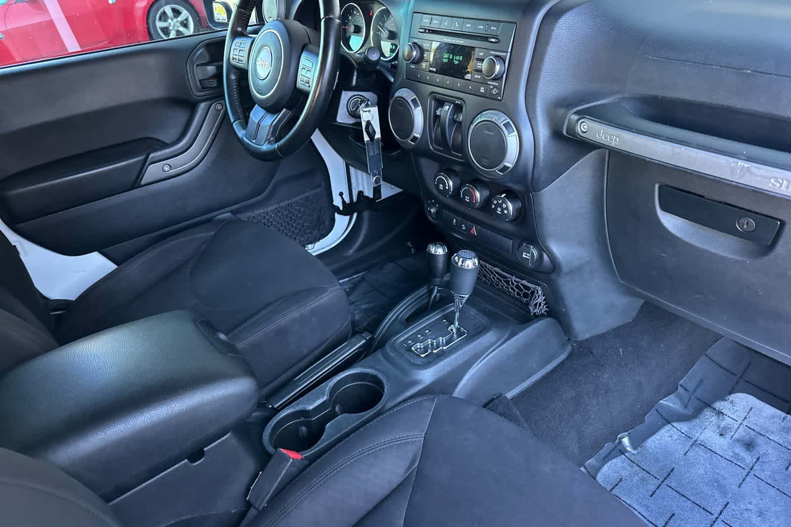 Thumbnail: 2016 Jeep Wrangler - 16