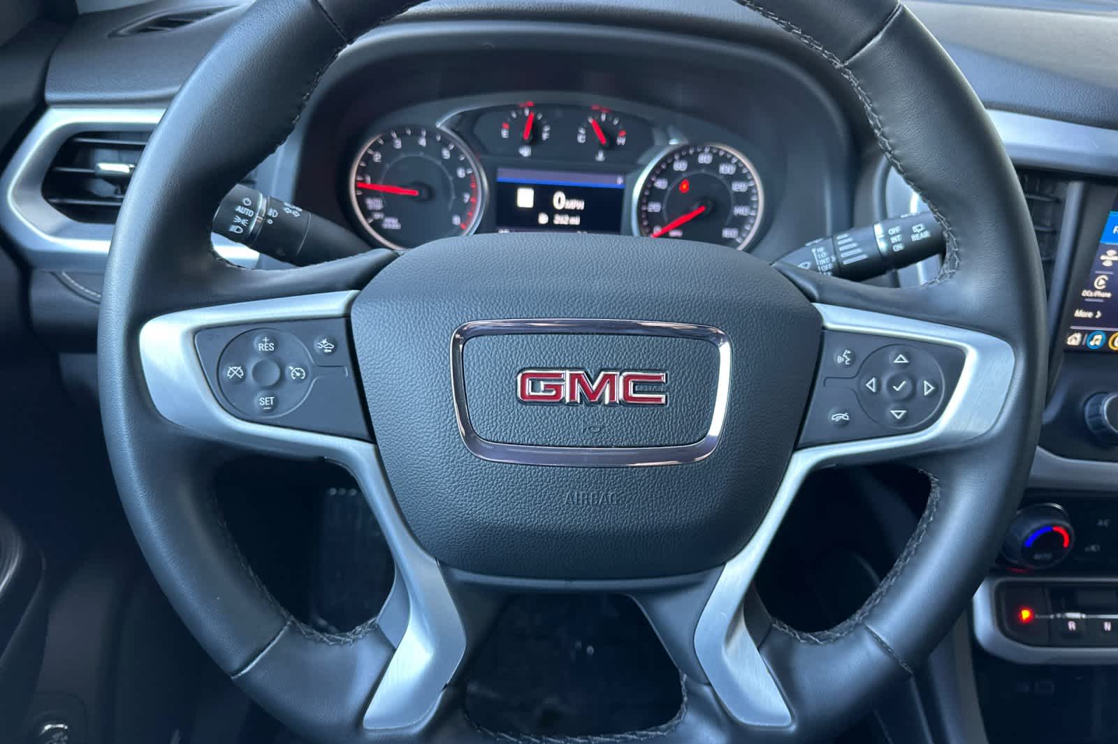 2023 GMC Acadia SLT 24