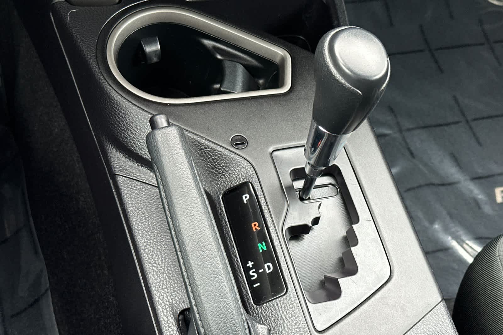 Thumbnail: 2018 Toyota RAV4 - 21