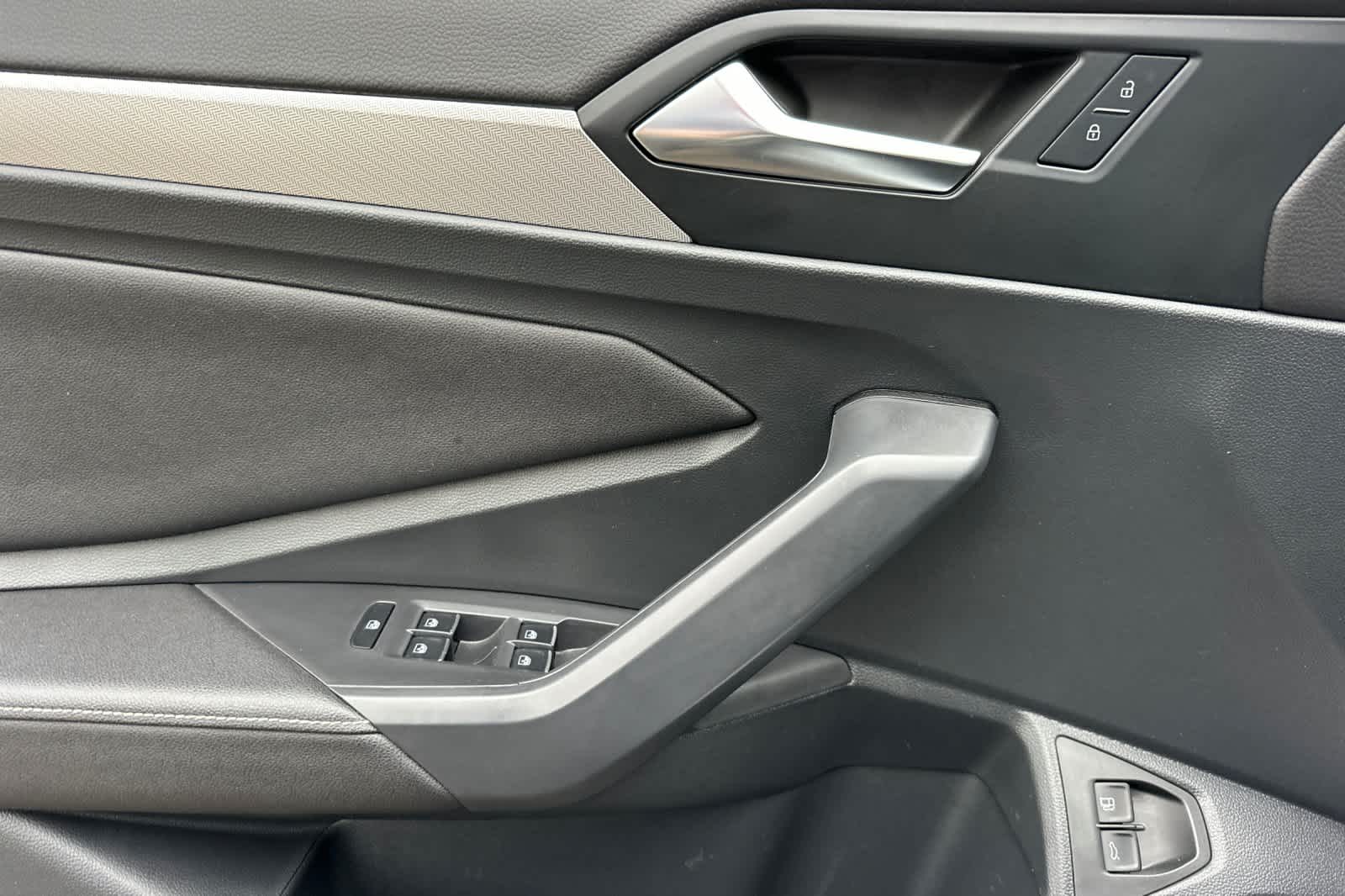 Thumbnail: 2023 Volkswagen Jetta - 12